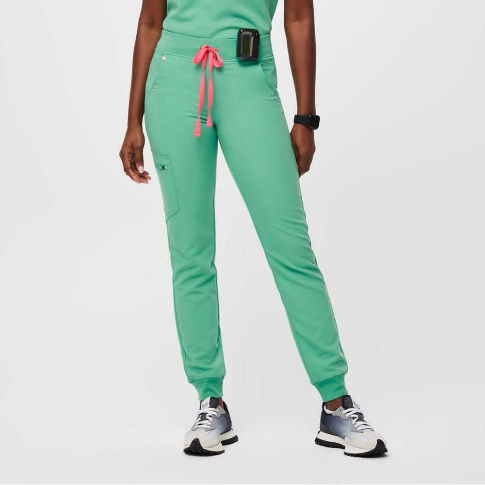 COPY - Figs Zamora surgical green skinny jogger scrub pant with pink tie NWT XSP